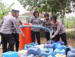 Krisis Air Bersih, Warga Pandansurat Dapat Bantuan Puluhan Ribu Liter Air Bersih