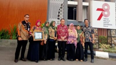 Raih Penghargaan, PJ Walikota Prabumulih meraih Penghargaan dari Kementrian LHK RI
