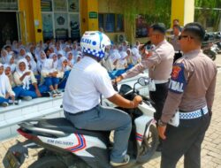 Tingkatkan Kesadaran dan Kedisiplinan Berkendara, Polres Pringsewu Gelar Safety Riding di SMK Yadika Pagelaran
