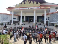 Amankan Aksi Damai, Krisis Pasokan Air Aliansi Petani Pringsewu Gruduk Gedung DPRD dan Bupati