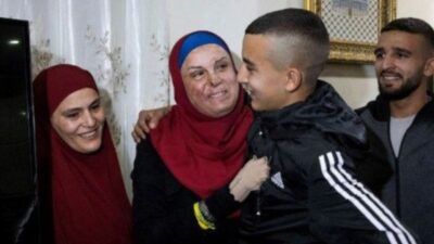 Dibebaskan,Haru Saling Pelukan Sesampai Israa Jaabis Peluk Keluarga 