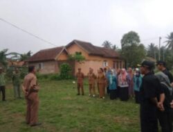 Peratin Pekon Sumber Agung “Zaili” Pimpin Upacara Senin Apel Pagi