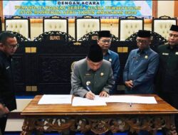 Wakil Bupati Pesisir Barat Hadiri Rapat Paripurna dengan Agenda Persetujuan Ranperda APBD Tahun 2024