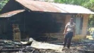 Rumah Janda Jompo Hampir Ludes Terbakar