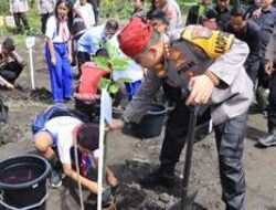 Polresta Banyuwangi Gerakan Tanam Pohon