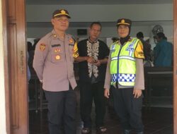 Kabag SDM Polres Wonogiri AKP Marwanto SH,MH, Pimpin Pengamanan Misa Minggu