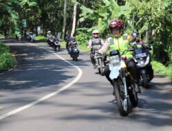 Patroli Kamtibmas, Kapolres Pekalongan Kendarai Sepeda Motor Sambangi Gereja dan Objek Wisata di Petungkriyono