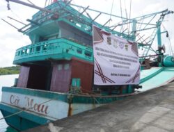 Pusat Pemulihan Aset Hibahkan Barang Milik Negara Berupa 1 Unit Kapal CM 91499 TS  kepada Universitas Hasanuddin