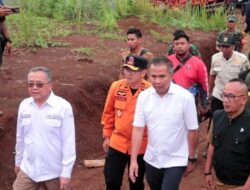 Dampingi PJ Gubernur Tinjau Lokasi Bencana Di Cibadak ,Wabup Tegaskan Pentingnya Logistik Dan Kesehatan