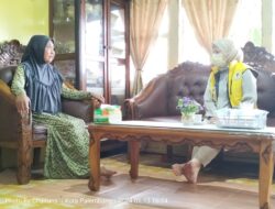 Mendengar Ada Warga Sakit, Lagi-lagi drg. Asti Rosmala Dewi Cepat Tanggap Langsung Terjun Ke Lokasi Berikan Pertolongan 