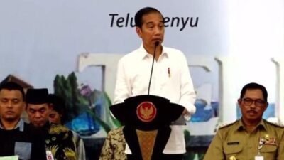 Presiden Jokowi Serahkan 2000 Sertifikat Tanah Warga Jateng