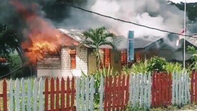 Terjadi Pemukulan oleh Warga Mabuk, 8 Rumah Dibakar