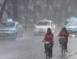 Badan Penanggulangan Bencana Daerah DKI Jakarta Minta Warga Antisipasi Hujan dan Kilat