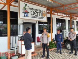 Perkuat Pengamanan, Kapolres Pringsewu Pantau Pelipatan Surat Suara Pemilu 2024