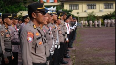 Upacara Bulanan Polda Sultra, Ini Penekanan Irjen Pol Drs. Teguh Pristiwanto Kepada Personel