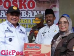 Wabup Musi Rawas Dampingi Pj Walikota Lubuklinggau Serahkan Bantuan Korban Banjir Kelingi