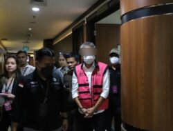 Penyidik Kejaksaan Agung Kembali Tetapkan dan Lakukan Penahanan terhadap Tersangka