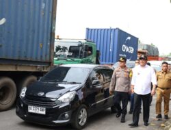 Lalu Lintas Macet, Bupati Lampung Tengah dan Polres Turun Kelokasi