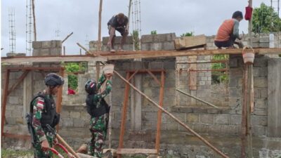 Satgas Yonif 310/KK Bantu Warga Bangun Gereja dan Pastoran di Perbatasan