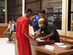 Tahanan di Rutan Polda Jateng memberikan hak pilihnya: KPPS Kalurahan Mugassari datang membawa kelengkapan