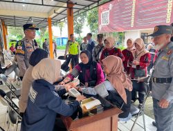 Polda Jateng terjunkan Satgas Dokkes beri Pelayanan Kesehatan pada Petugas pemungutan suara; KPPS berikut anggota nya berterima kasih kepada Polri