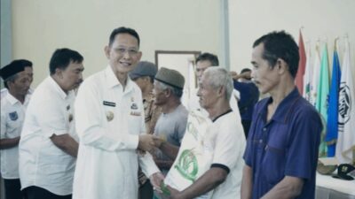 Masyarakat Pringsewu Terima Bantuan Pangan Beras