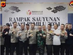 Kapolda Jabar Menghadiri Apel Siaga Dan Sinergi Pengawasan Kesiapan Patroli Masa Tenang Dan Doa Bersama Untuk Pemilu 2024