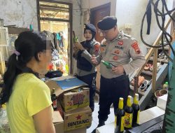 Razia Miras pada Toko dan Warung Sate di Wilayah Kesesi, Polisi Sita Puluhan Botol Miras