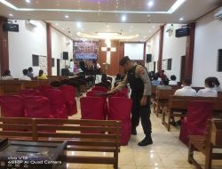 Anggota Dalmas Sat Samapta Polres Pekalongan Laksanakan Sterilisasi Gereja