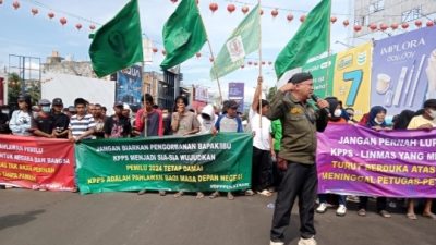 LSM PAMATANK Gelar Demo Tuntut KPU Dapat Berikan Perhatian Serius Ke Petugas KPPS