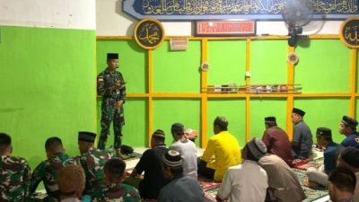 Satgas Pamtas RI-MLY Yonarmed 16/TK Jadi Imam Shalat