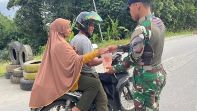 Dibulan Suci Ramadhan Satgas Pamtas RI-MLY Yonarmed 16/TK Pos Koki Balai Karangan Berbagi Takjil