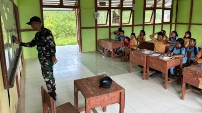 Turut Cerdaskan Anak Bangsa, Yonarmed 16/TK Laksanakan Gadik di Perbatasan Indonesia – Malaysia