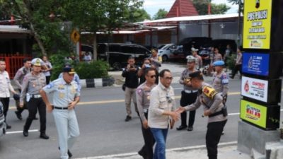 Kakorlantas Polri Dampingi Menhub Kunjungan ke Pos Terpadu Ops Ketupat Candi