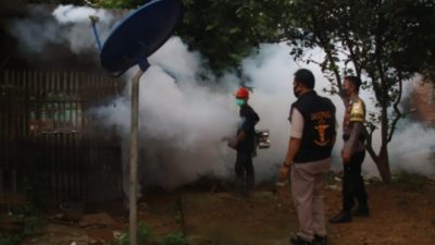 Polres Pringsewu dan Pemda Gencarkan Fogging untuk Atasi Wabah DBD