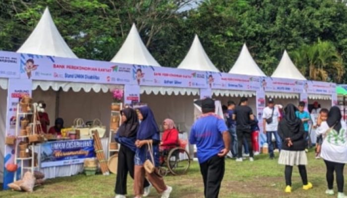 Meriah Kegiatan Fun Walk di Lapangan Drh. Soepardi Magelang