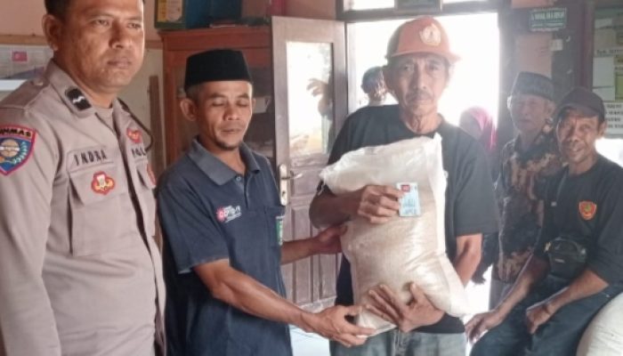 Bertahap Sumber Bandung Bagikan Bantuan Beras