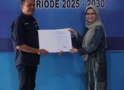 Ketua DPD Partai PAN Pesawaran Serahkan Surat Tugas Dari DPP PAN Kepada Bakal Calon