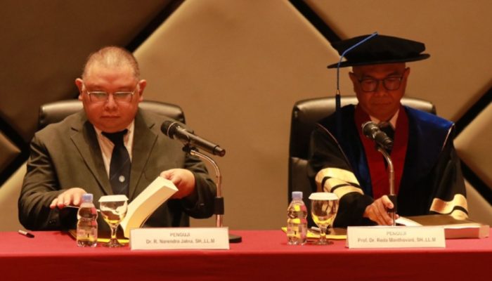 JAM-Intelijen Prof. Dr. Reda Manthovani dan JAM-Datun Dr. R. Narendra Jatna Menjadi Penguji Sidang Promosi Doktor di Fakultas Hukum Universitas Indonesia
