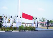 Sang Pusaka Bendera Merah Putih Berkibar di Rumdin Pj Bupati Sandi Fahlepi