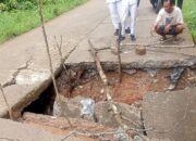 Gorong-Gorong Ambruk Jalan Desa Sungai Ibul Terputus