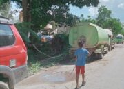 Di duga Lalu Lintas Terganggu Jalan Nasional Jadi Area Parkir Kendaraan Proyek