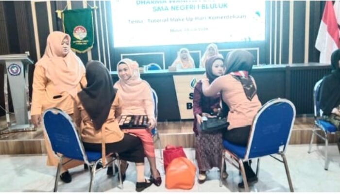 Dharma Wanita Persatuan (DWP) SMA Negeri 1 Bluluk Bersinergi, Berkaryah, dan Mengabdi untuk Kemajuan Pendidikan 