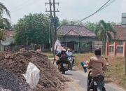 Tumpukan Material Proyek Drainase di Tempirai Dikeluhkan Pengguna Jalan, Diduga Ganggu Lalu Lintas