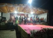 HADIR MERIAHKAN ACARA KONTES DANGDUT, KAPOLSEK TANAH ABANG ARZUAN SEMPAT MENYANYI BERSAMA WARGA