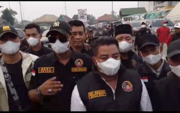 Peduli Kabut Asap, Forum Cakar Sriwijaya Bagikan 3.000 Masker Gratis kepada Warga Palembang