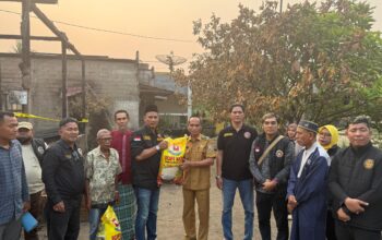 Peduli Korban Kebakaran, PAC Cakar Sriwijaya Sematang Borang Turun Langsung Berikan Bantuan