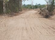 Proyek Jalan Simpang Kereto–Mangku Negara Rp1,45 Miliar Disorot, Material Batu Diduga Bercampur Tanah