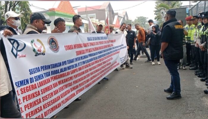 Warga Terdampak Polusi Udara Memicu Ormas Cakar Sriwijaya, SIRA dan PST Lakukan Aksi Demo Minta Gubernur Sumsel Segera Hentikan Operasional PT Semen Tiga Roda