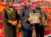 Usai Terima Penghargaan ABRI-1, Sultan Iskandar Palembang Darussalam Ke-XI Tegaskan UUD Pancasila 1945 di Kembalikan Seperti Semula